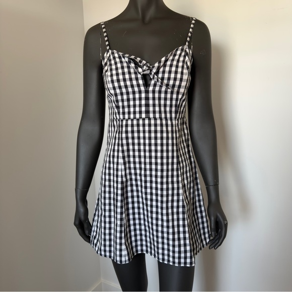 ⚪️ Guess Black & White Gingham Tie Front Mini Dress – Adjustable Straps - Picture 1 of 10